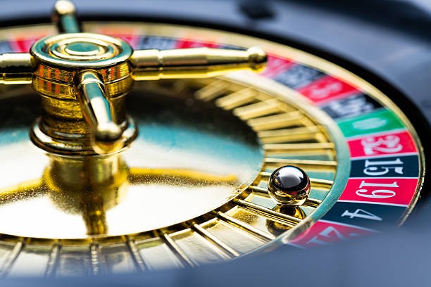 Casino Hold'em live dealer table on slot 367 platform with community cards and dealer's visible card